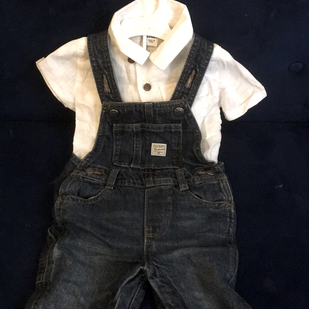 Adorable baby shirt & overall set (6-12 months)